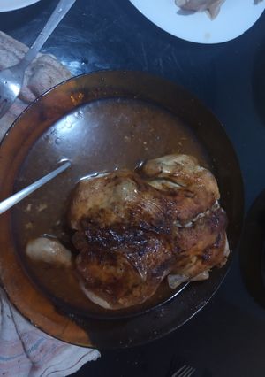 Una foto de Pollo asado en salsa