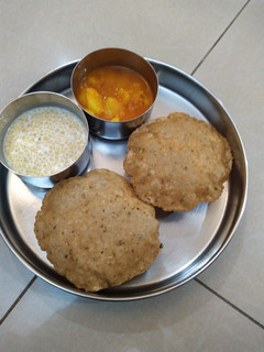 A picture of Masala poori.