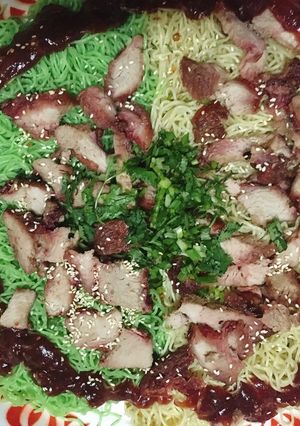 รูปของ 🌈บะหมี่หมูแดงถาด ~
