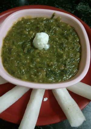 A picture of Dal palak.