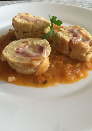Una foto de Rodó de pollastre amb formatge i pernil dolç