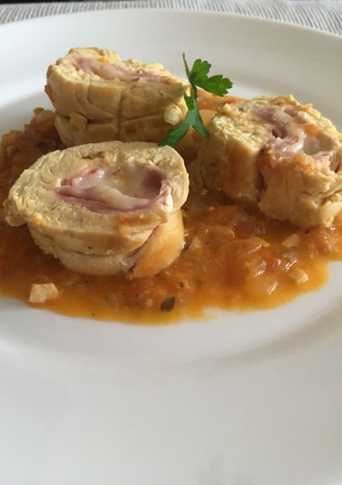 Una foto de Rodó de pollastre amb formatge i pernil dolç