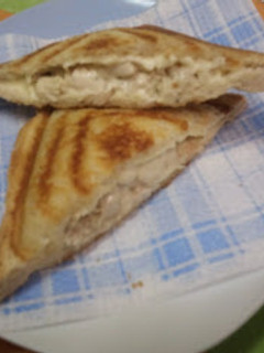 Una foto de Sándwich de pollo