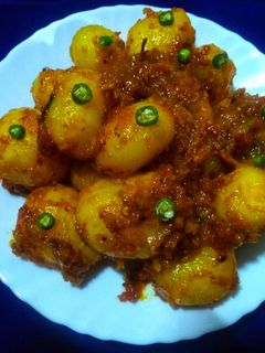 दम आलु (Dum aloo recipe in Hindi) रेसिपी मुख्य फोटो