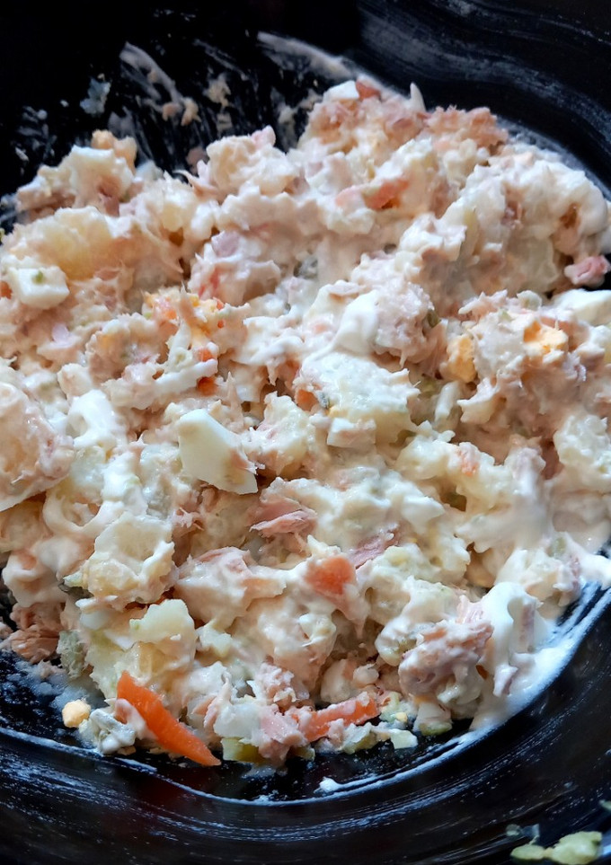 Una foto de Ensaladilla a mi manera... ideal para una comida veraniega