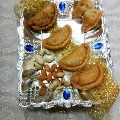 A picture of Gujiya.