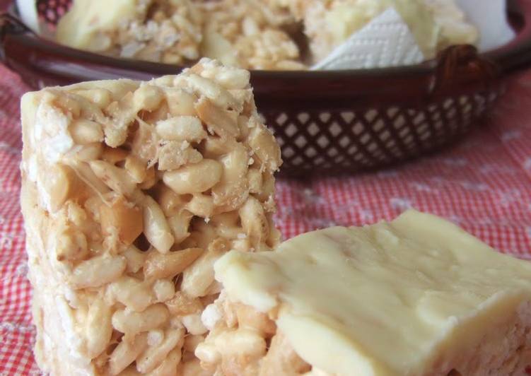 How to Make Homemade Rice Cereal Bars with Peanut Butter