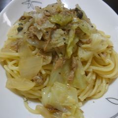 A picture of Easy Pasta with Cabbage and Tuna.