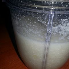 A picture of Anna's coconut banana smoothie.