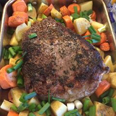 A picture of Christmas Beef Roast.