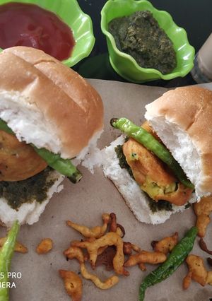 A picture of Vada Pav.