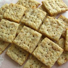 A picture of Potato Crackers with Bonito Flakes and Cheese.