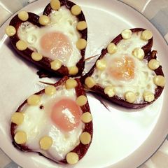 A picture of Eggies in Heart-shaped Hot Dogs 😍👍👍👍👌😊.