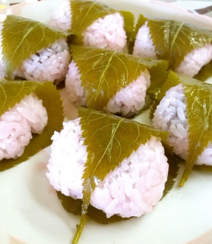 A picture of Sakura Mochi.