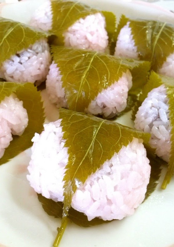 A picture of Sakura Mochi.