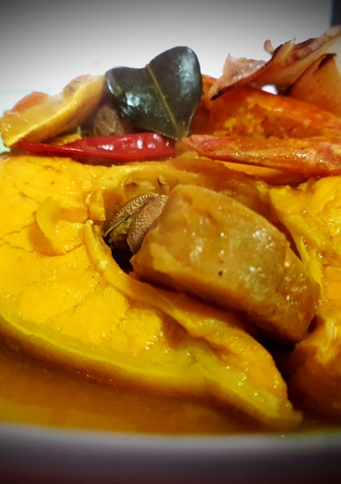 Una foto de Caldereta de Pescado con fusión Asiática