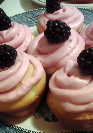 A picture of Blackberry Frosting.