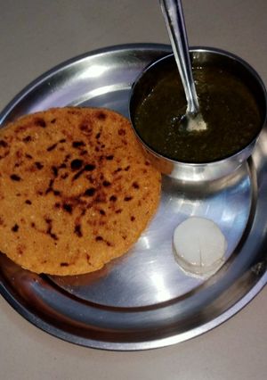 A picture of Makka parantha.