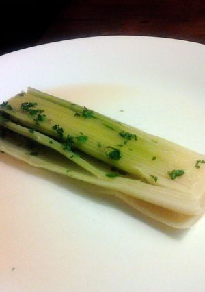 A picture of Braised leeks.