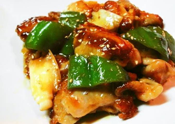 Simple Way to Prepare Eric Ripert Tangy Stir-fried Chicken Thigh Meat and Green Peppers