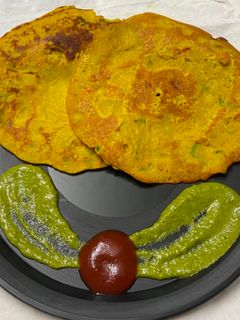 વેજીટેબલ ઓટ્સ ચીલા (Vegetable Oats Chila Recipe In Gujarati) રેસીપી મુખ્ય ફોટો