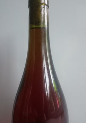 A picture of Damson Gin.