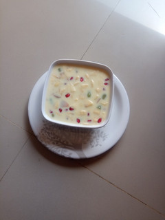 ફ્રુટ સલાડ (Fruit Salad Recipe in Gujarati) રેસીપી મુખ્ય ફોટો