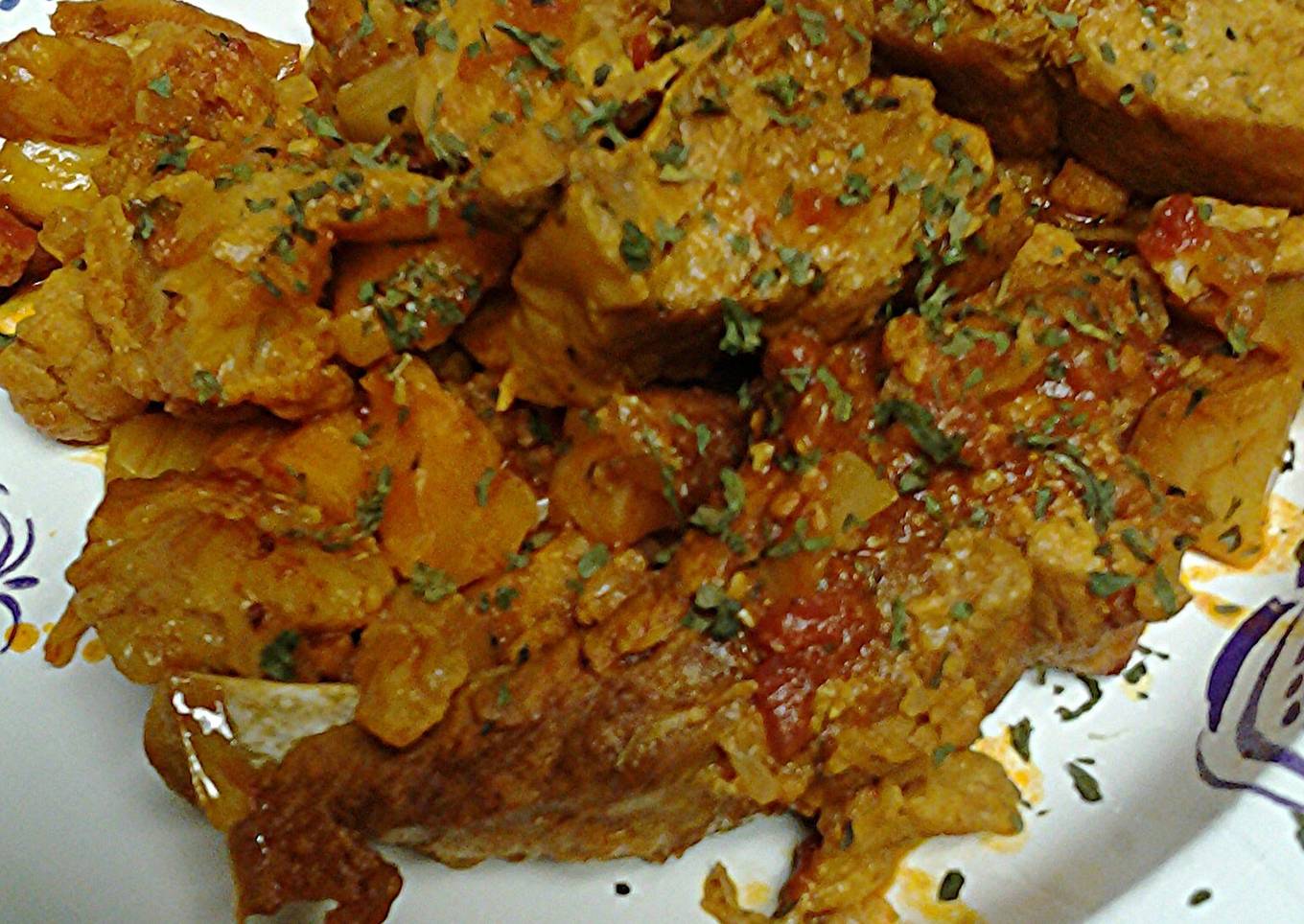 Pork vindaloo with cauliflower