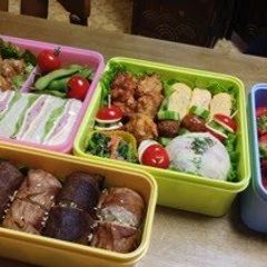A picture of Bento For Cherry Blossom Viewing Picnics 2013.