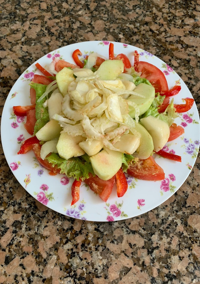 Una foto de Ensalada (incluye hinojo)