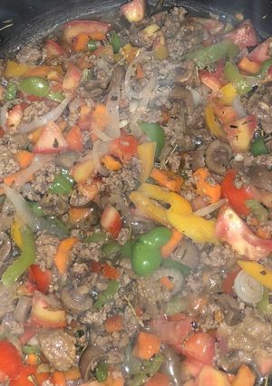 A picture of Kidney and minced meat sauce.