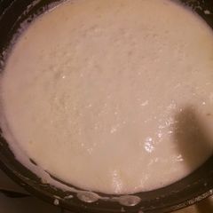 Gorgonzola cream sauce A picture of Gorgonzola cream sauce.