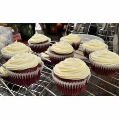 A picture of Red Velvet Cupcakes & Cream Cheese Topping.