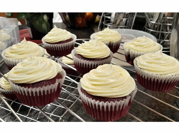 Easy Way Prepare Red Velvet Cupcakes & Cream Cheese Topping the So Delicious Tasty