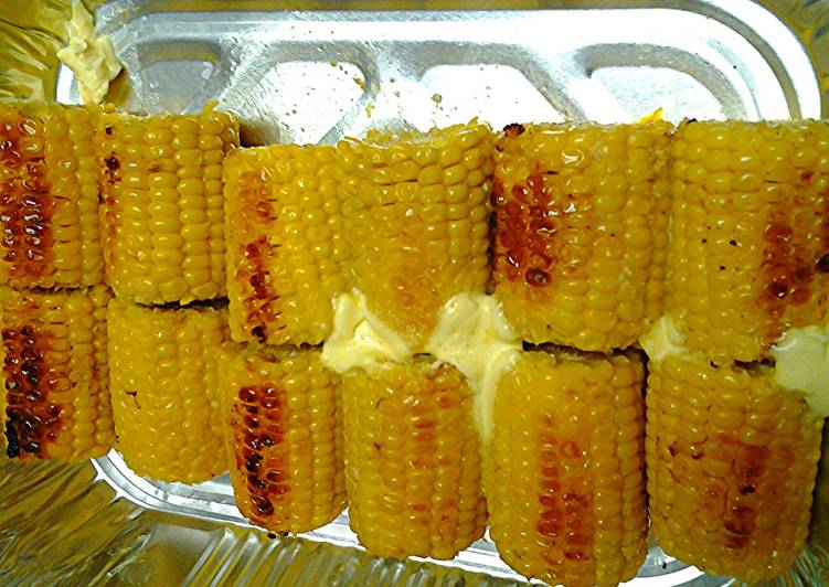 Roasted corn on cobbs