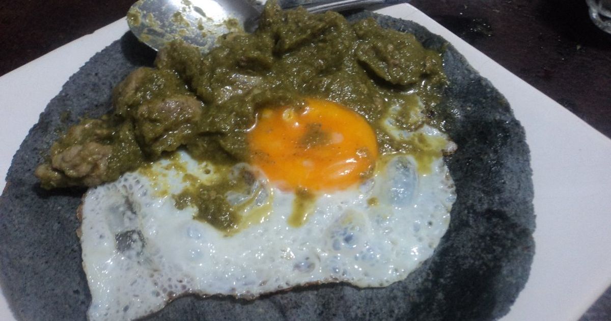 Huevo Ranchero De Año Nuevo, Con Carne De Cerdo O Pierna En Salsa Verde ...