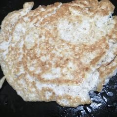 A picture of Omelet of eggs and oats.