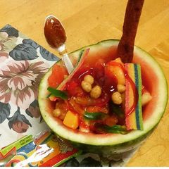A picture of Piña/sandia loca crazy pineapple/watermelon.