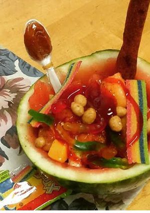 A picture of Piña/sandia loca crazy pineapple/watermelon.