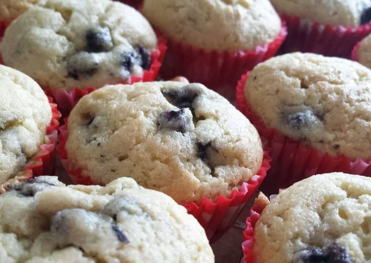 Mini blueberry muffins