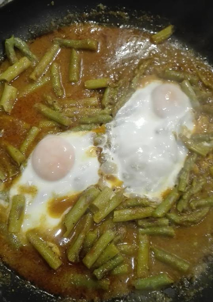 Una foto de Espárragos trigueros con huevo