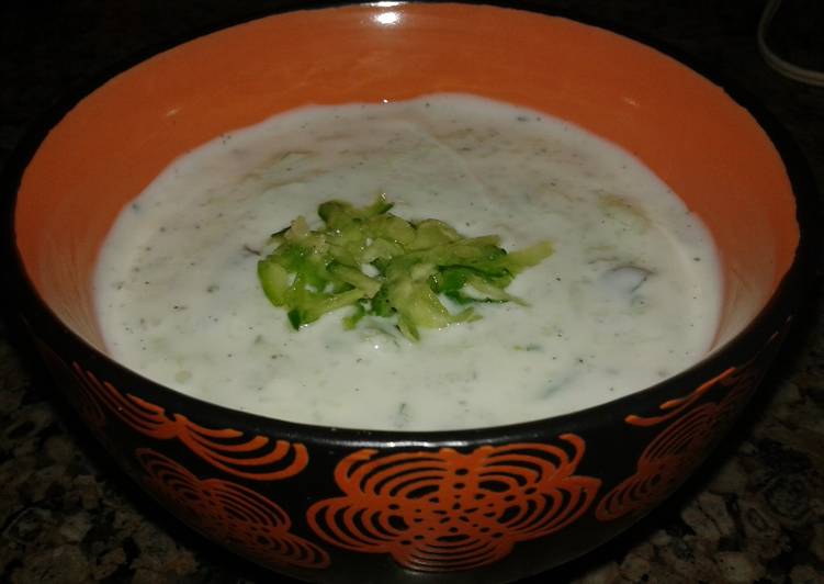 Recipe of Speedy Yogurt-Cucumber-Salad!