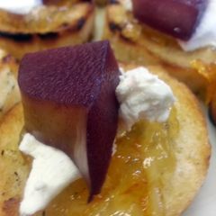 A picture of Drunken Pear Crostini.