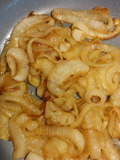 A picture of Caramelized onions.