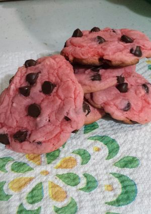 A picture of Easy Strawberry Chocolate Chip Cookies.