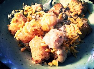 A picture of sour cream tater tot casserole.