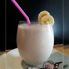 A picture of AMIEs Coconut Banana Milkshake.