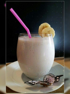 A picture of AMIEs Coconut Banana Milkshake.