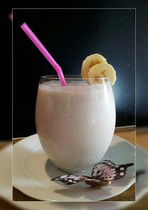 A picture of AMIEs Coconut Banana Milkshake.