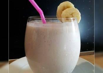 Easiest Way to Cook Tasty AMIEs Coconut Banana Milkshake